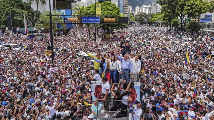 ¡Viva la dictadura!